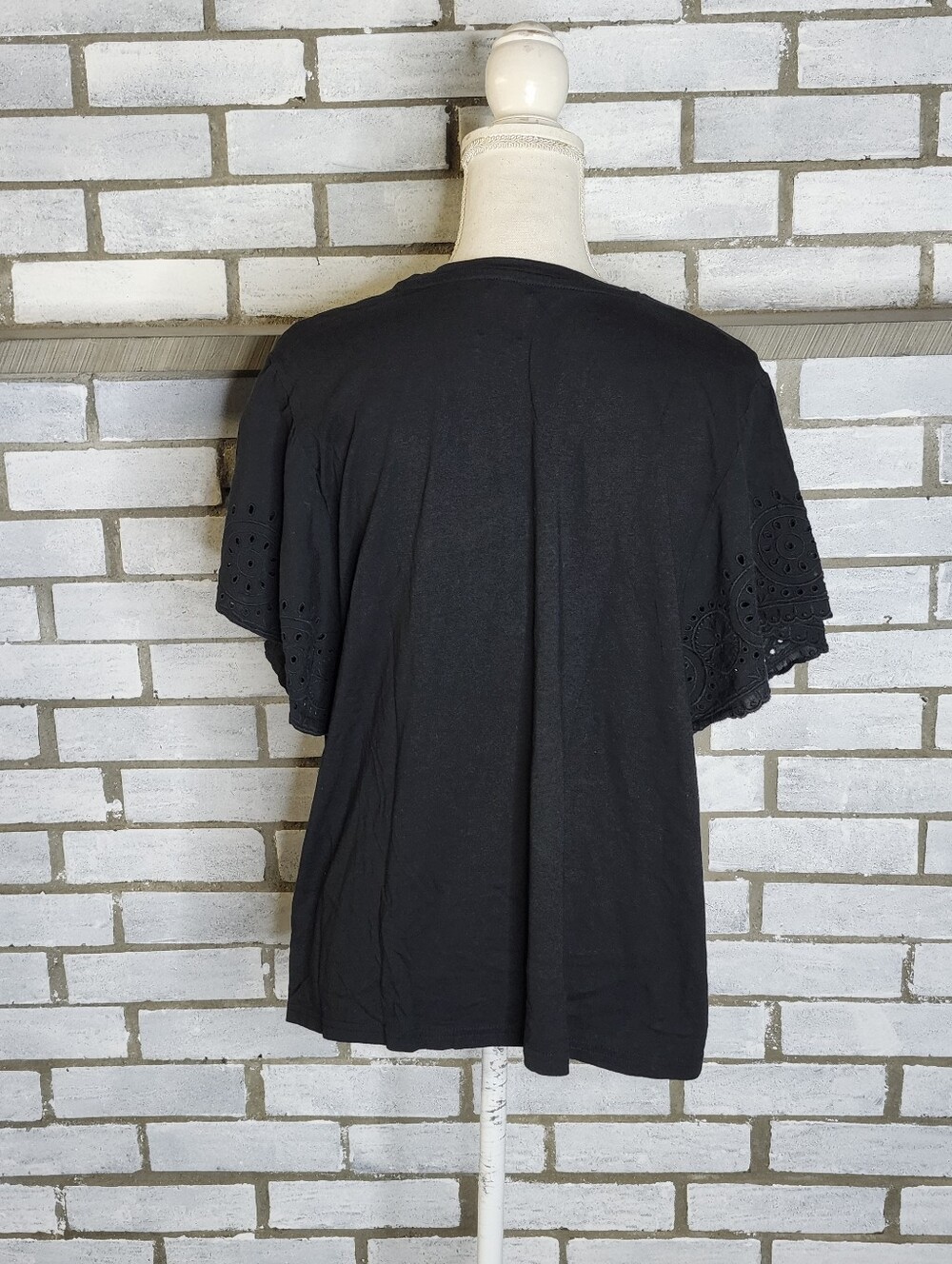 • Gap Women's Short Eyelet Sleeve Boxy T-Shirt Size XXL Black Cotton Modal Blend - Picture 4 of 11